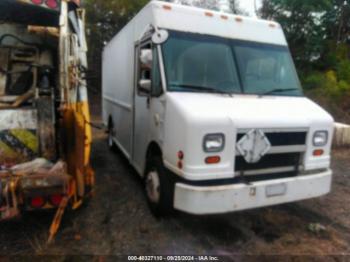  Salvage Freightliner Chassis