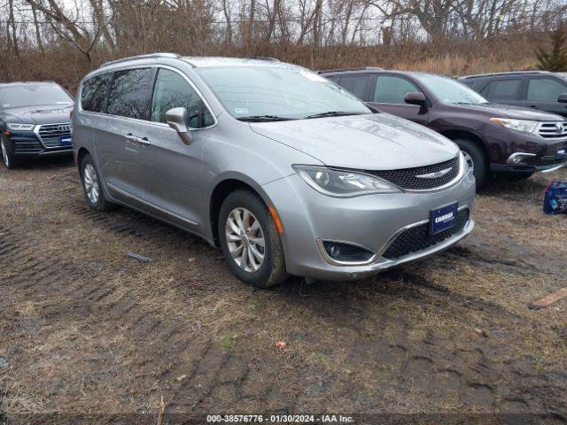  Salvage Chrysler Pacifica