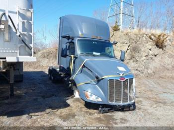  Salvage Peterbilt 579