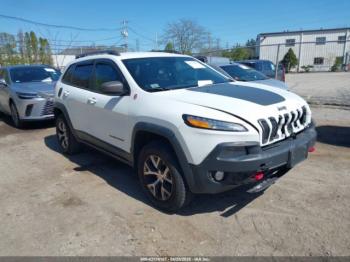  Salvage Jeep Cherokee