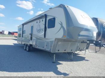  Salvage Highland Ridge Fifth Wheel Travel Traile