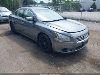  Salvage Nissan Maxima