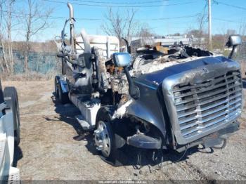  Salvage Freightliner Cascadia 125