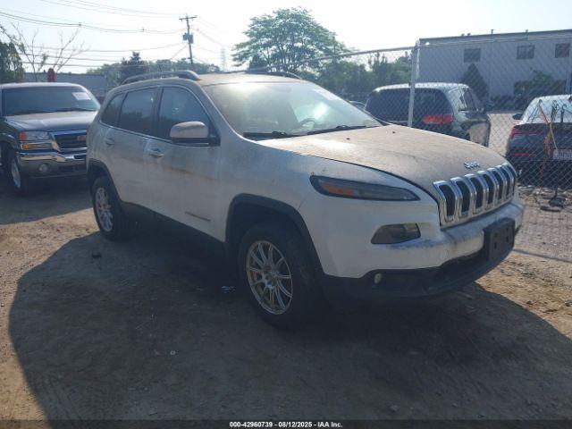  Salvage Jeep Cherokee