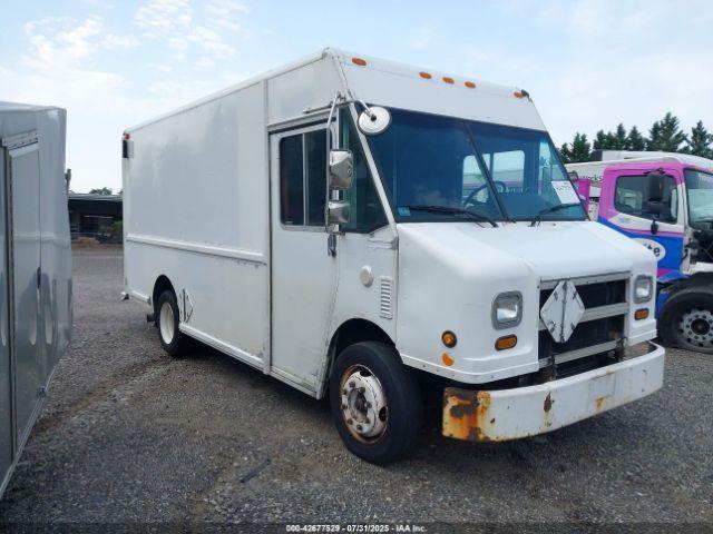  Salvage Freightliner Chassis