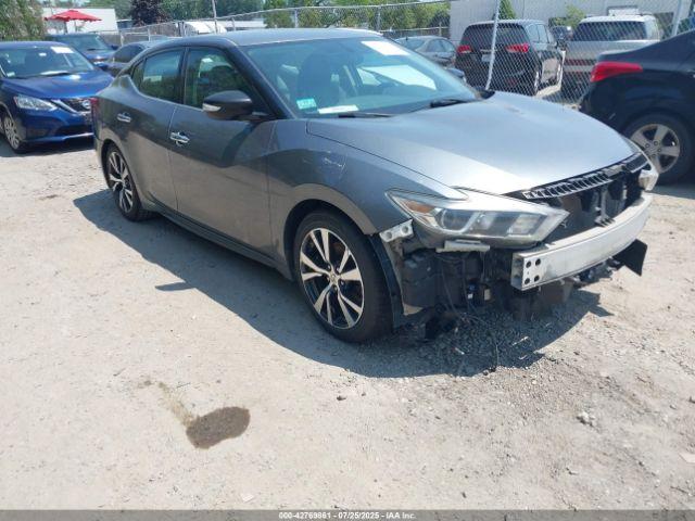  Salvage Nissan Maxima