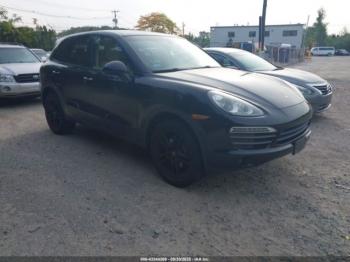 Salvage Porsche Cayenne