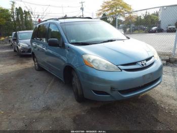  Salvage Toyota Sienna