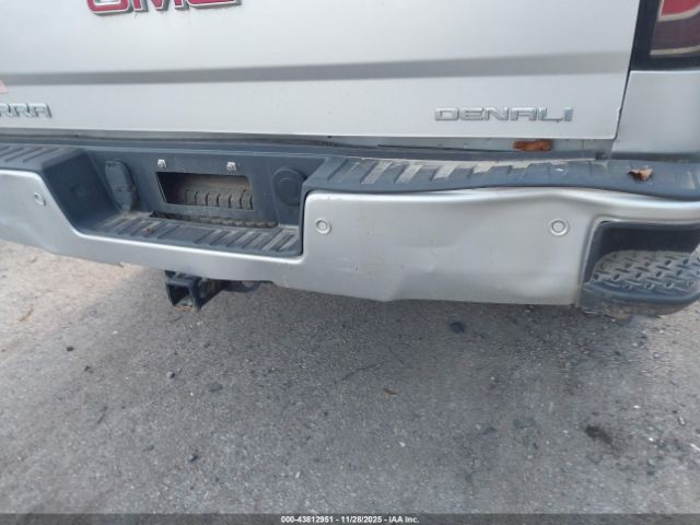 GMC Sierra 1500 Denali Image 17