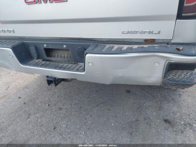 GMC Sierra 1500 Denali Image 17