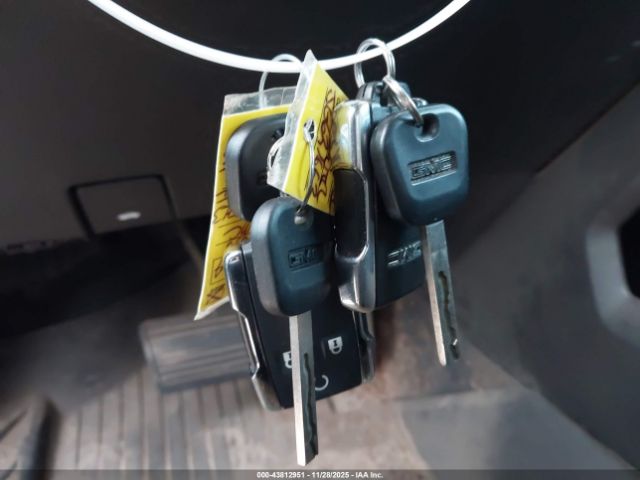 GMC Sierra 1500 Denali Image 3