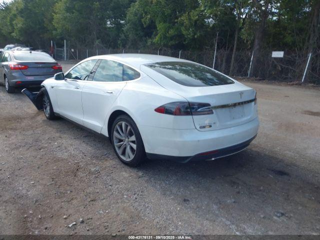 Tesla Model S P85 Image 4