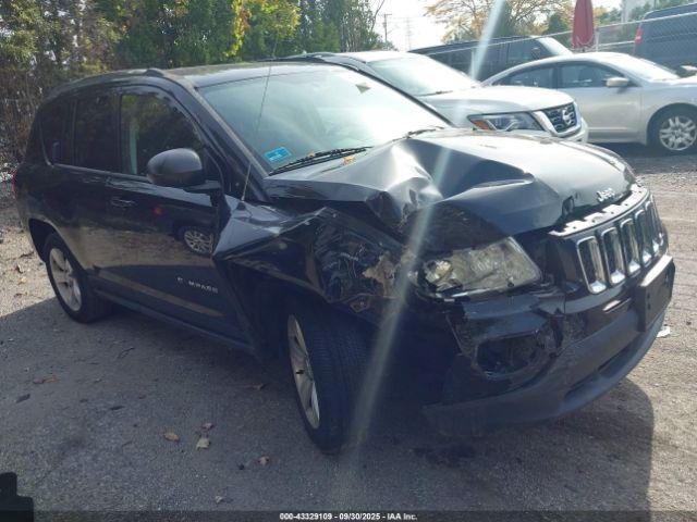  Salvage Jeep Compass