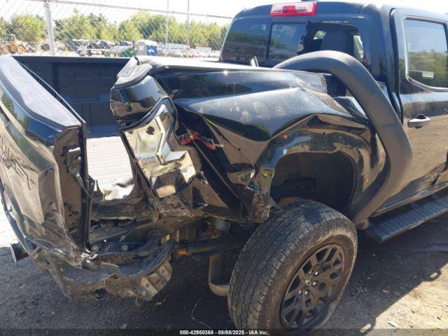 Chevrolet Colorado 4wd  Short Box Trail Boss Image 3