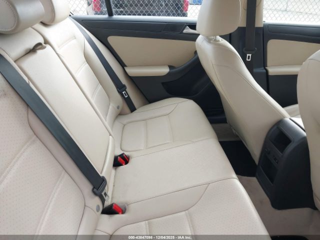 Volkswagen Jetta 1.8t Se Image 3