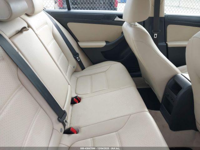 Volkswagen Jetta 1.8t Se Image 3