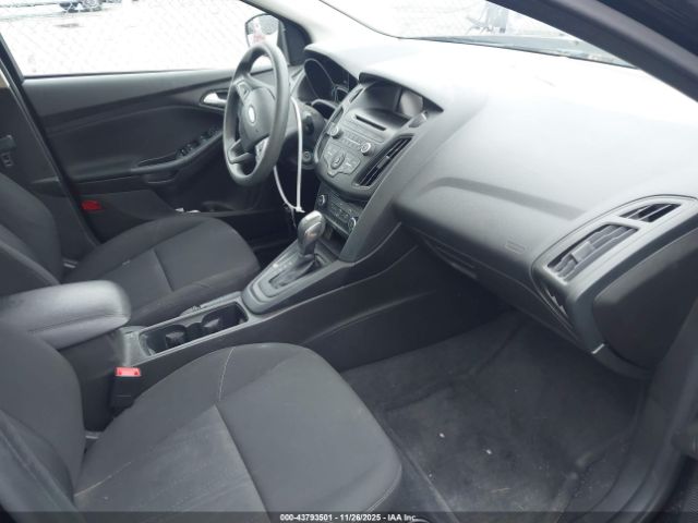 Ford Focus Se Image 8