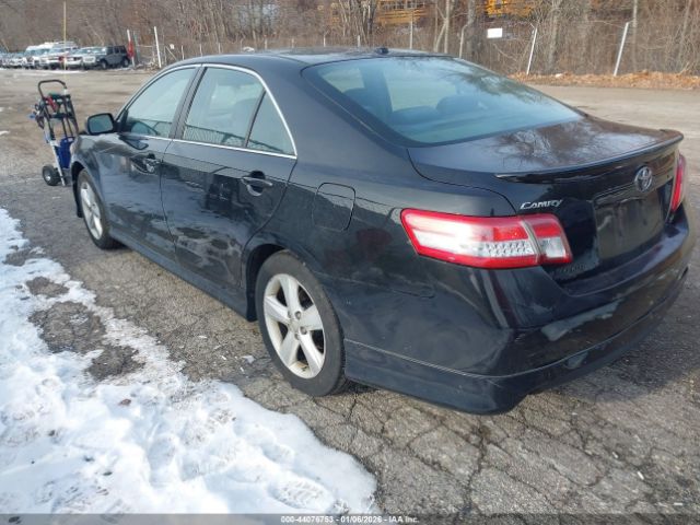 Toyota Camry Se Image 2