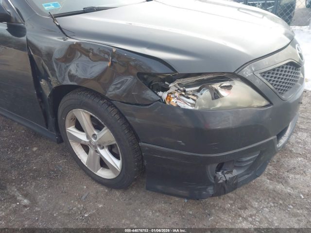 Toyota Camry Se Image 8