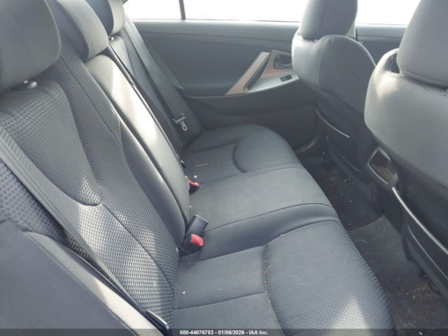 Toyota Camry Se Image 11