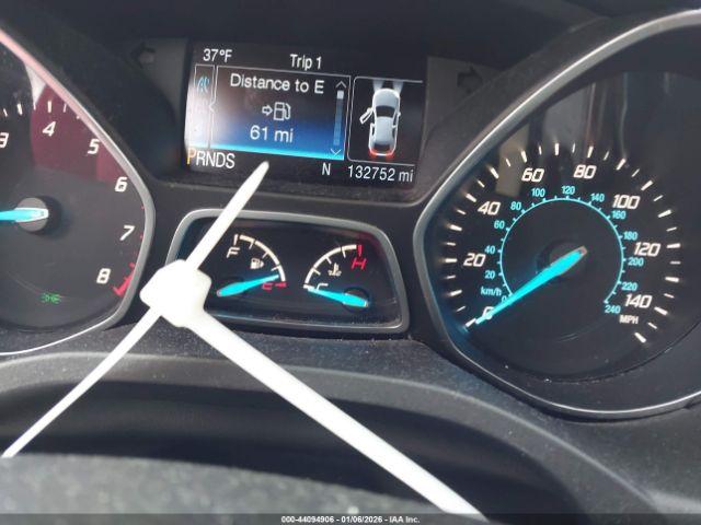 Ford Escape Titanium Image 11