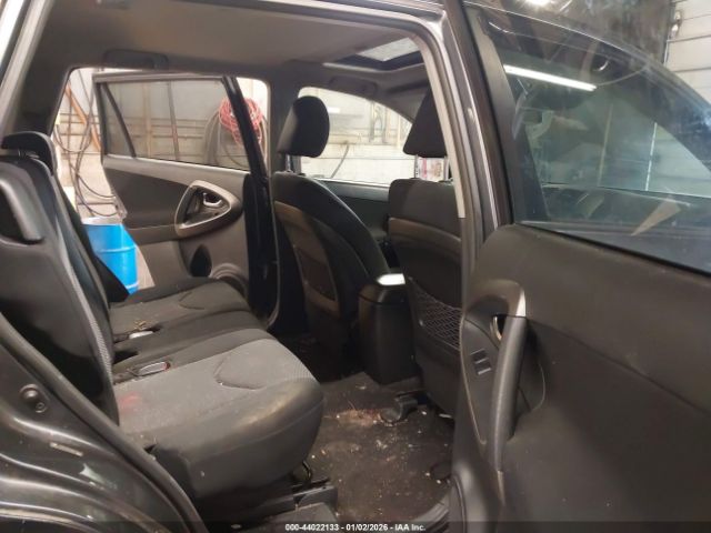 Toyota RAV4 Sport V6 Image 16