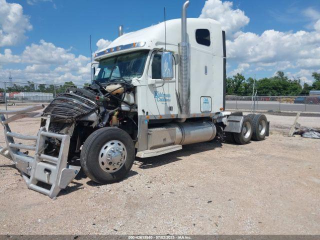 Freightliner M2 106 Image 17