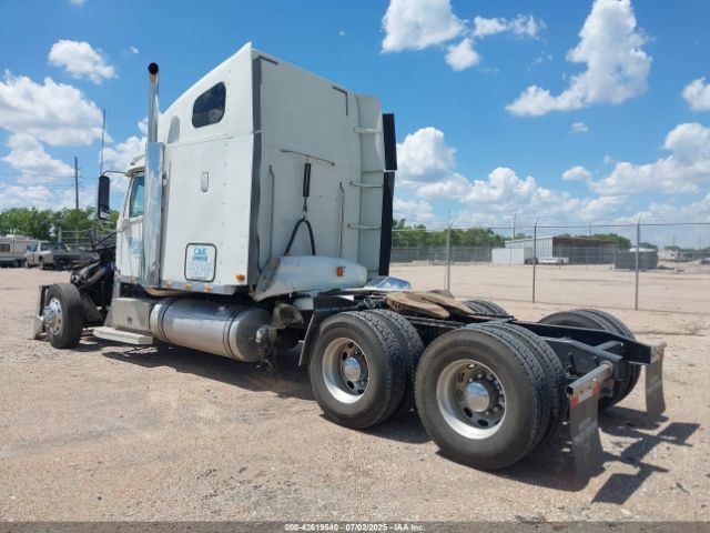 Freightliner M2 106 Image 3