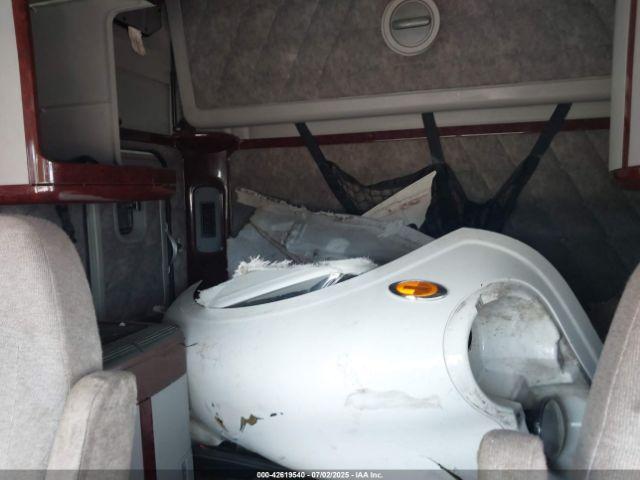 Freightliner M2 106 Image 7