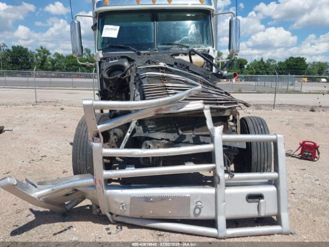 Freightliner M2 106 Image 4