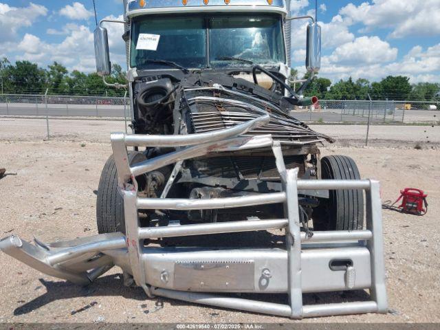 Freightliner M2 106 Image 4