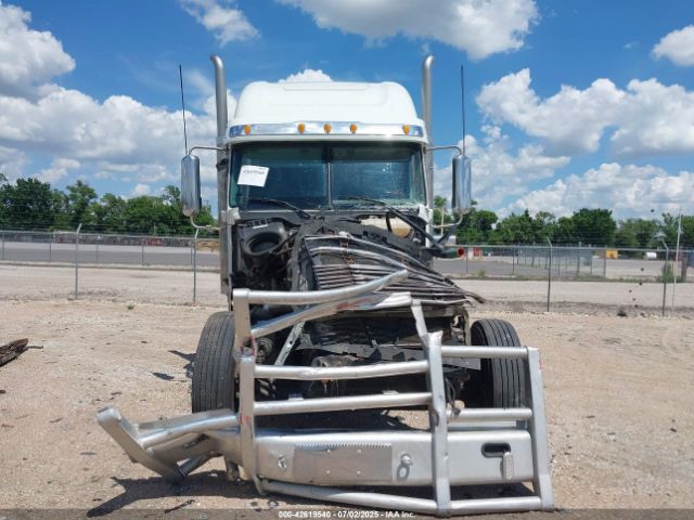 Freightliner M2 106 Image 11