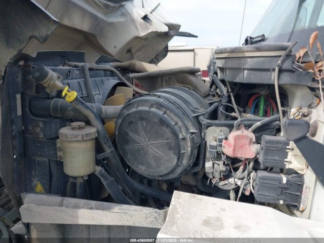 International 7000 7500 Image 14