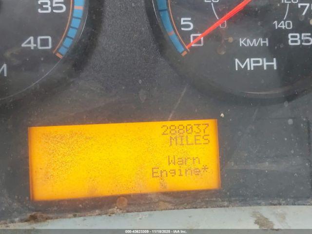 International 7000 7400 Image 5