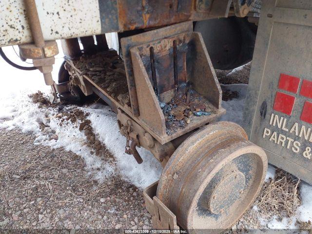 International 7000 7400 Image 14