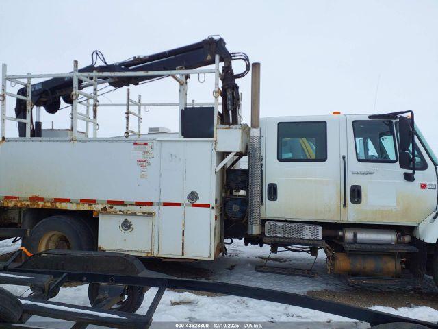 International 7000 7400 Image 11